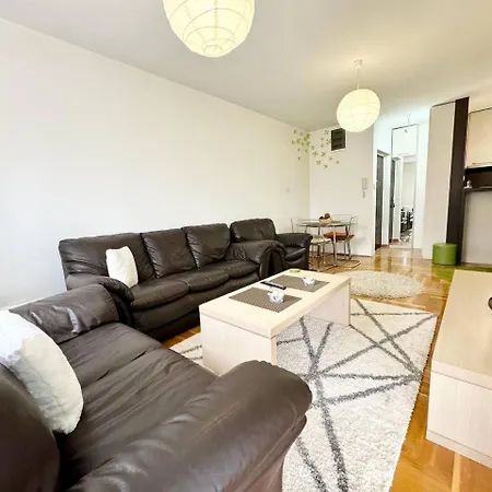 Apartment Sehir Merkezi Manzarali Modern