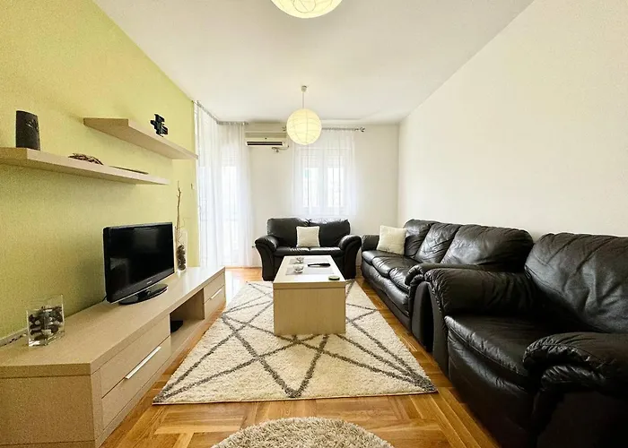 şehir Merkezi Manzaralı Modern * Podgoriçe